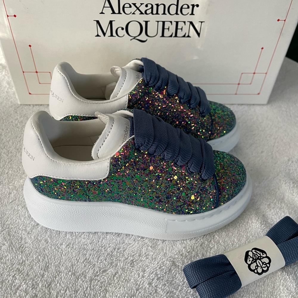 Alexander McQueen NEW kids glitter disco sneaker. 🪩 size 26 (9.5)